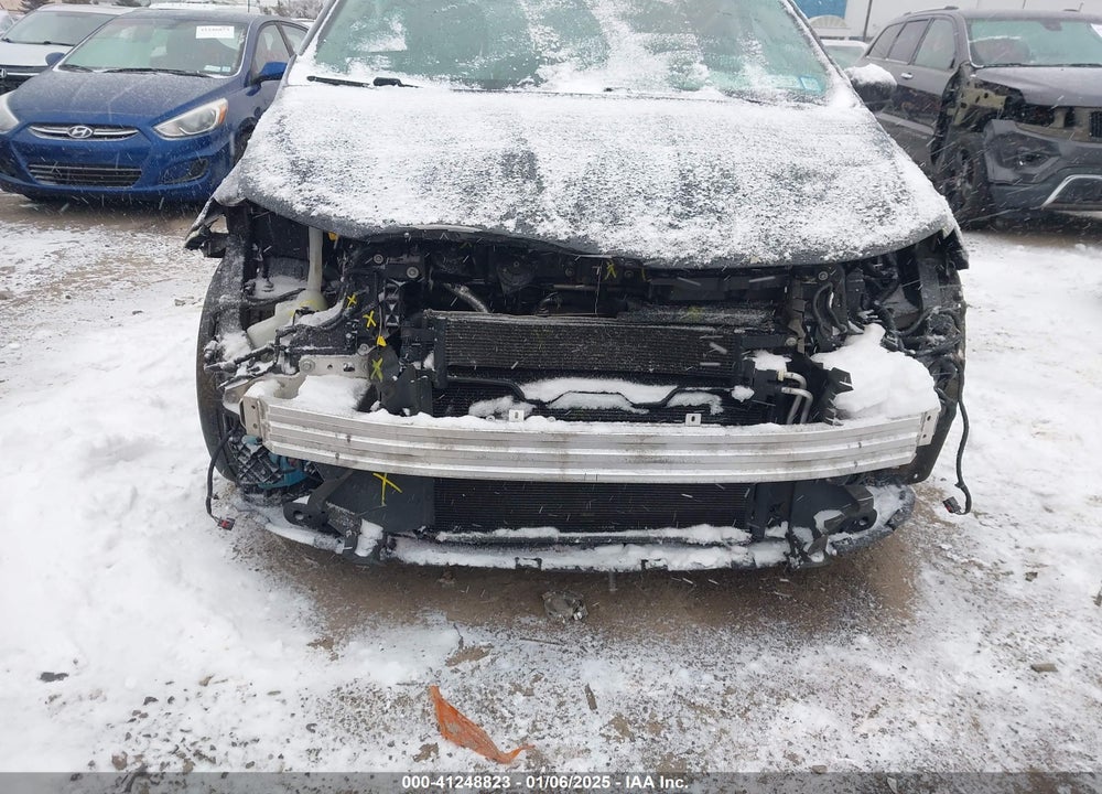 2017 CHRYSLER PACIFICA TOURING L VIN: 2C4RC1BG6HR552389