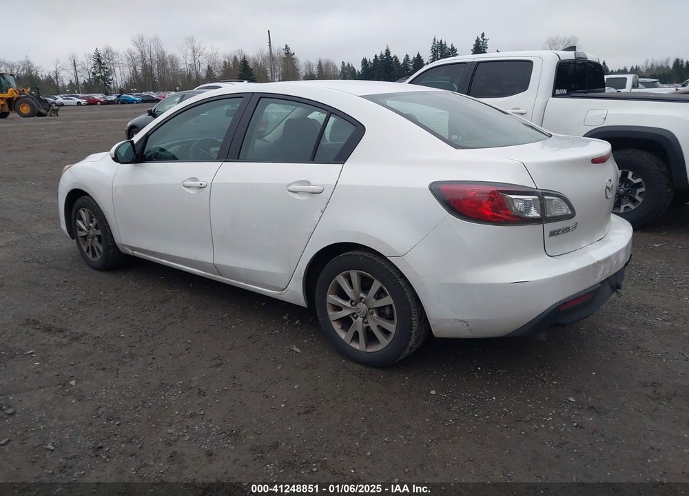 2011 MAZDA 3 I SPORT VIN: JM1BL1UG8B1370056