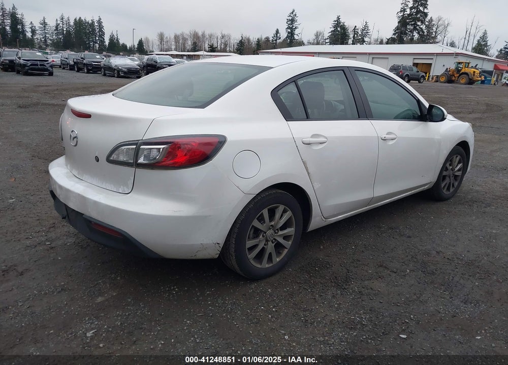 2011 MAZDA 3 I SPORT VIN: JM1BL1UG8B1370056