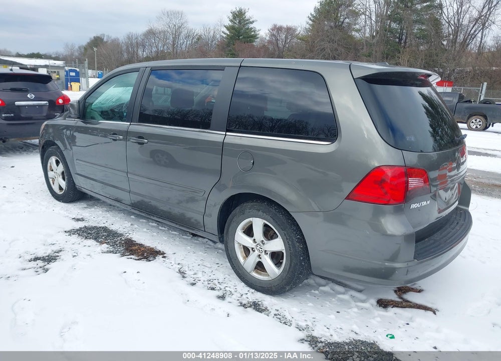 2010 VOLKSWAGEN ROUTAN SEL VIN: 2V4RW5DXXAR424356