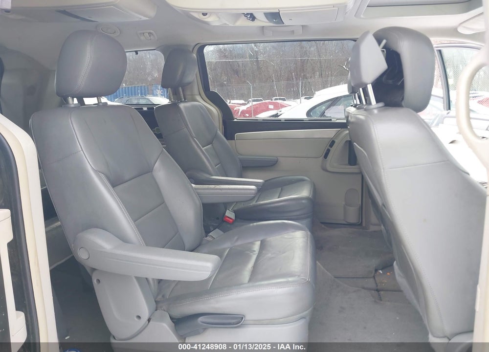 2010 VOLKSWAGEN ROUTAN SEL VIN: 2V4RW5DXXAR424356