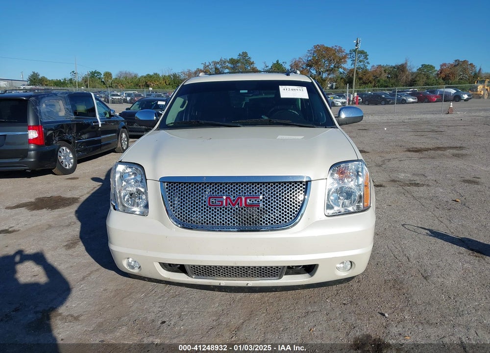 2014 GMC YUKON XL 1500 DENALI VIN: 1GKS1MEF7ER220981