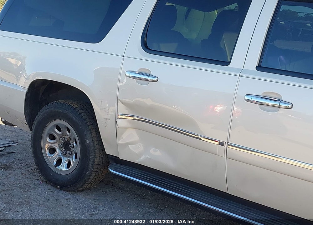 2014 GMC YUKON XL 1500 DENALI VIN: 1GKS1MEF7ER220981