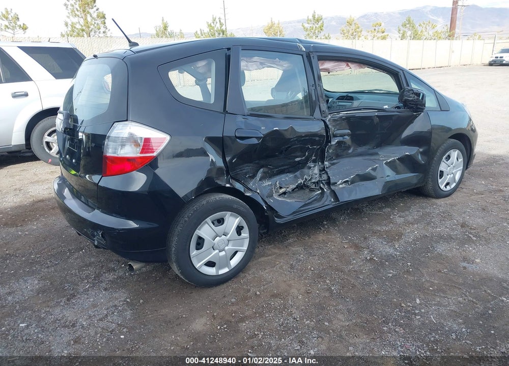 2012 HONDA FIT VIN: JHMGE8H39CC000206