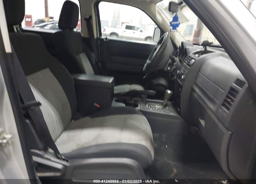 2008 DODGE NITRO SXT VIN: 1D8GT28K08W188469