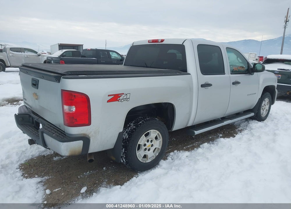 2011 CHEVROLET SILVERADO 1500 VIN: 3GCPKSE39BG157905