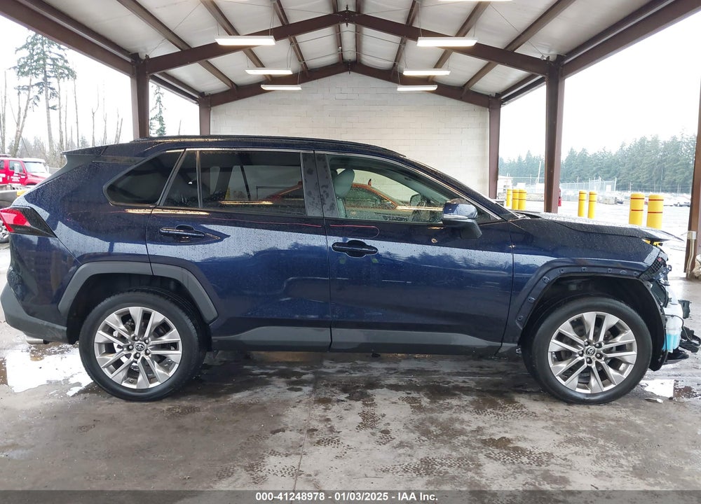 2019 TOYOTA RAV4 XLE PREMIUM VIN: JTMA1RFV6KD014084