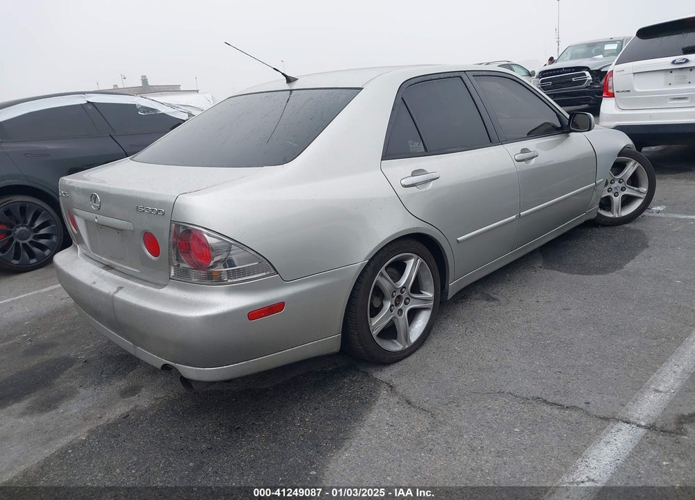 2002 LEXUS IS 300 VIN: JTHBD192020053760