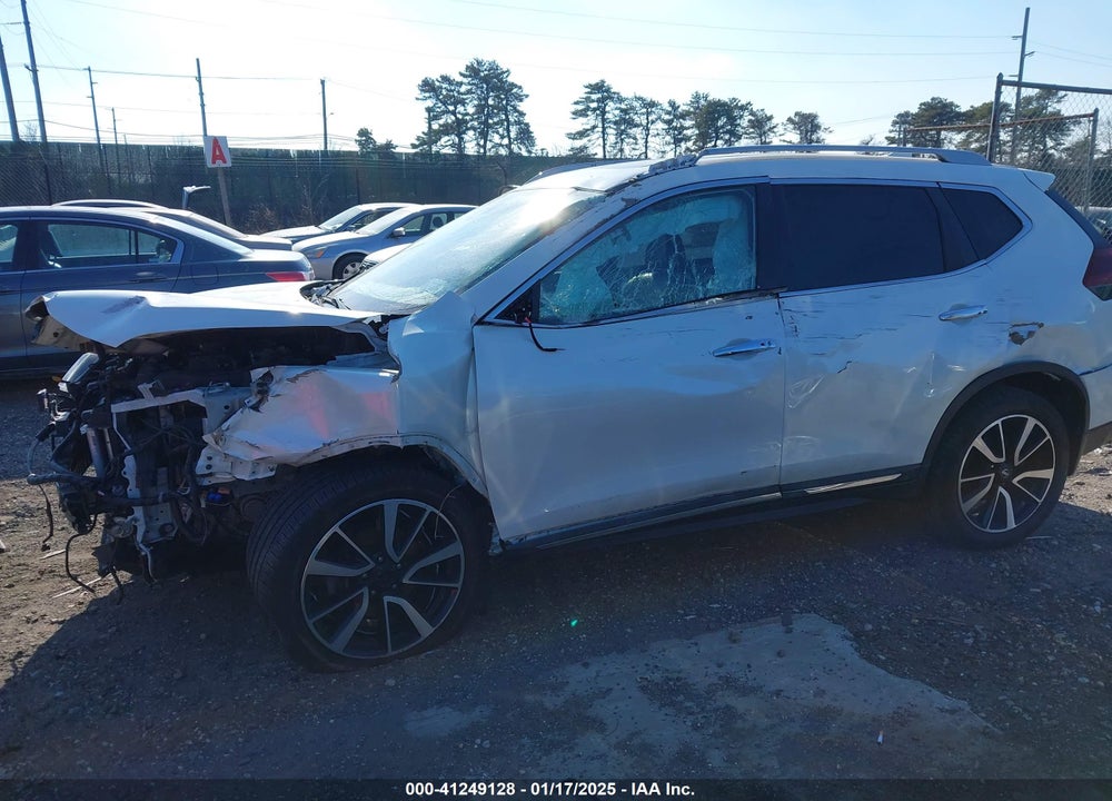 2019 NISSAN ROGUE VIN: 5N1AT2MV0KC728590