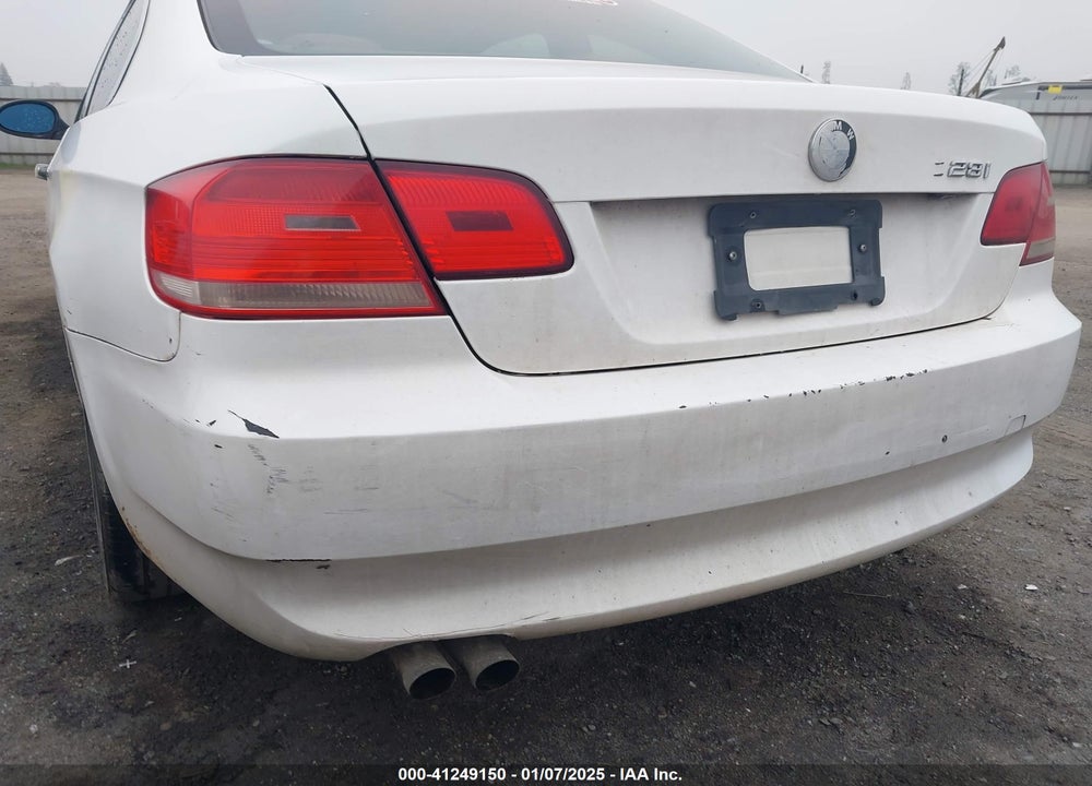 2008 BMW 328I VIN: WBAWV13598P118637