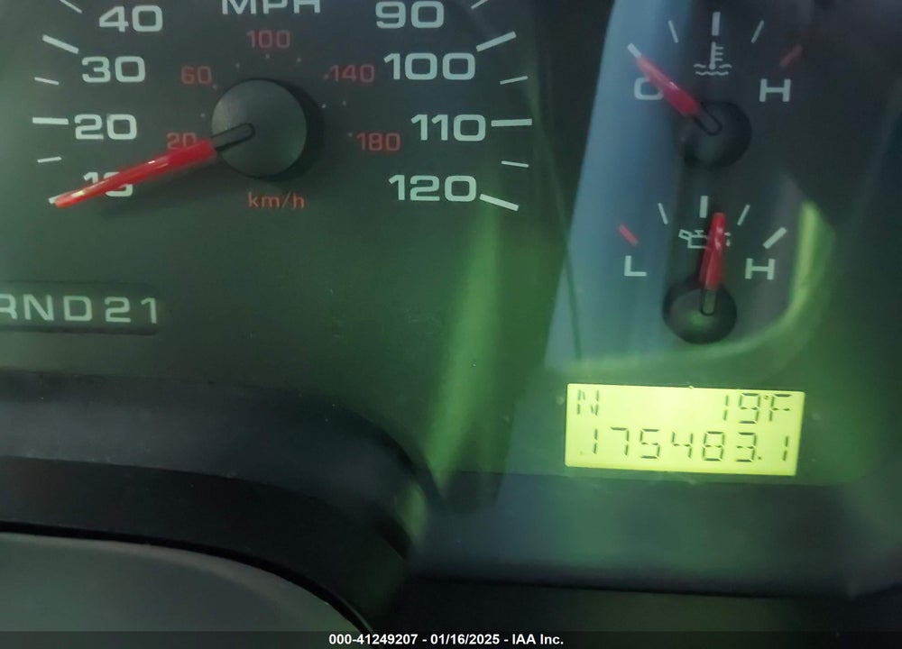 2004 FORD F-150 STX/XL/XLT VIN: 1FTRX14W14NB97843