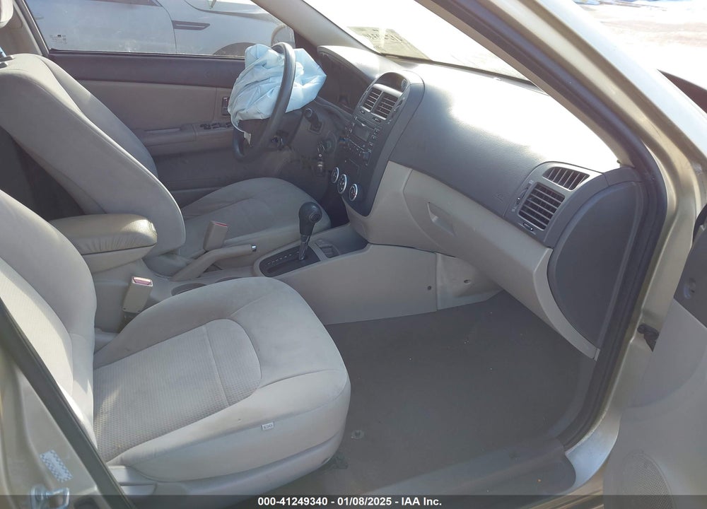 2009 KIA SPECTRA VIN: KNAFE221195651423