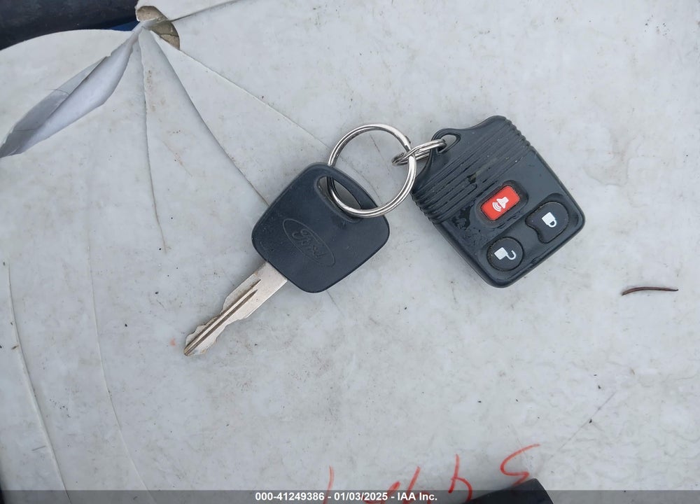 2002 FORD EXPEDITION XLT VIN: 1FMFU16L52LA85744