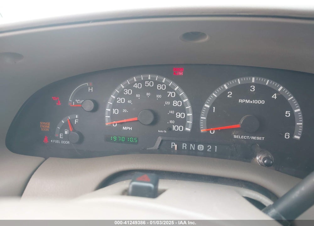 2002 FORD EXPEDITION XLT VIN: 1FMFU16L52LA85744