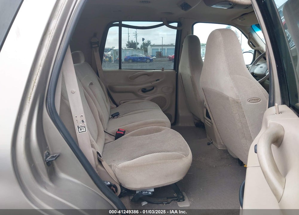 2002 FORD EXPEDITION XLT VIN: 1FMFU16L52LA85744