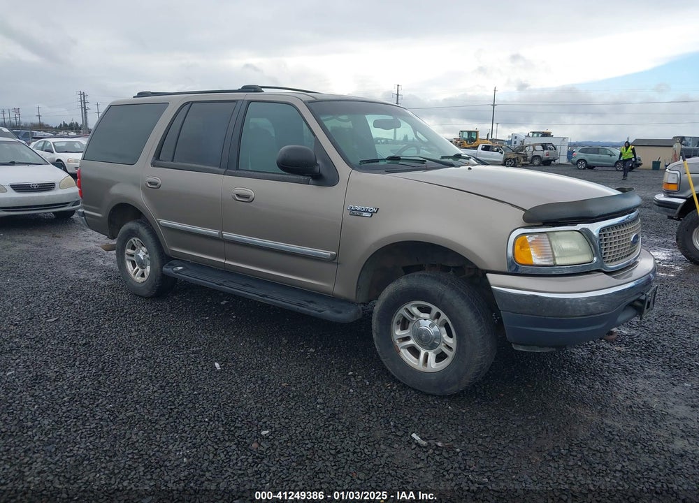 2002 FORD EXPEDITION XLT VIN: 1FMFU16L52LA85744