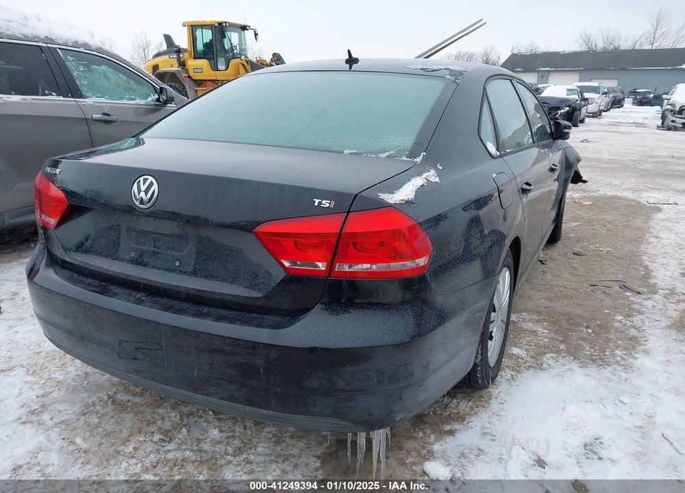 2014 VOLKSWAGEN PASSAT VIN: 1VWAT7A34EC113076