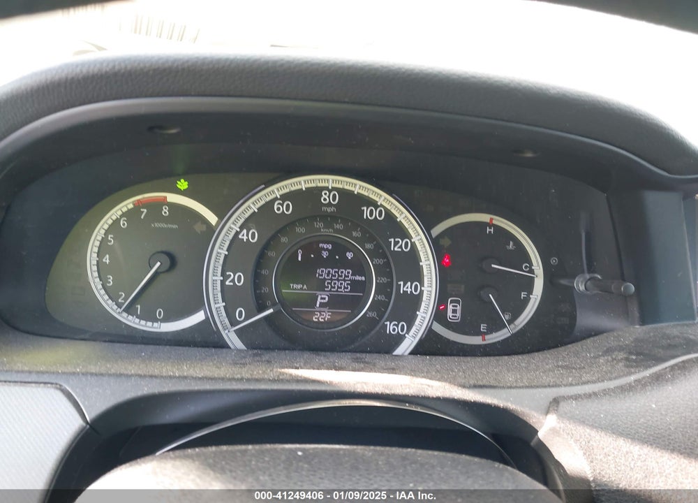2013 HONDA ACCORD VIN: 1HGCR2F32DA108881