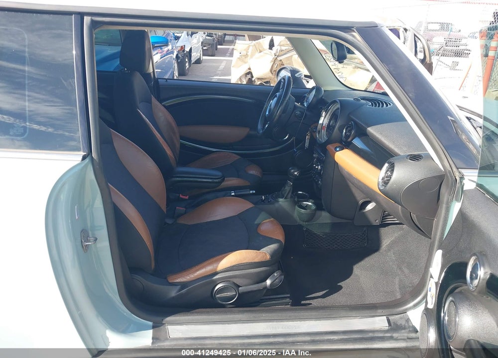 2013 MINI HARDTOP VIN: WMWSU3C58DT546133