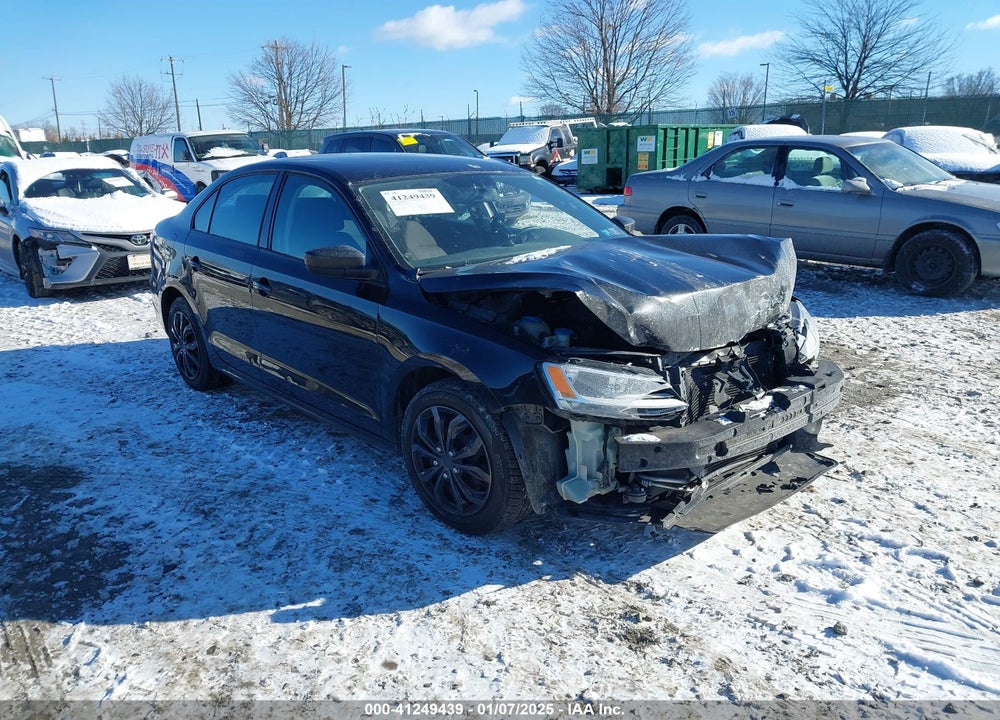 2011 VOLKSWAGEN JETTA 2.0L S VIN: 3VW2K7AJ1BM021021