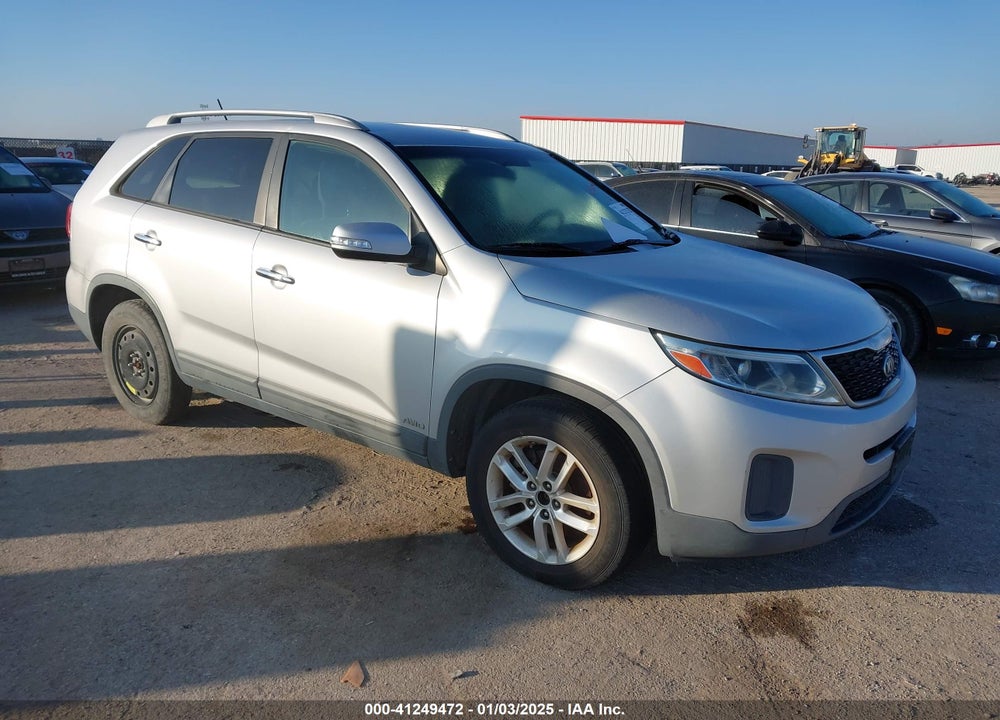 2015 KIA SORENTO LX V6 VIN: 5XYKTDA74FG602194