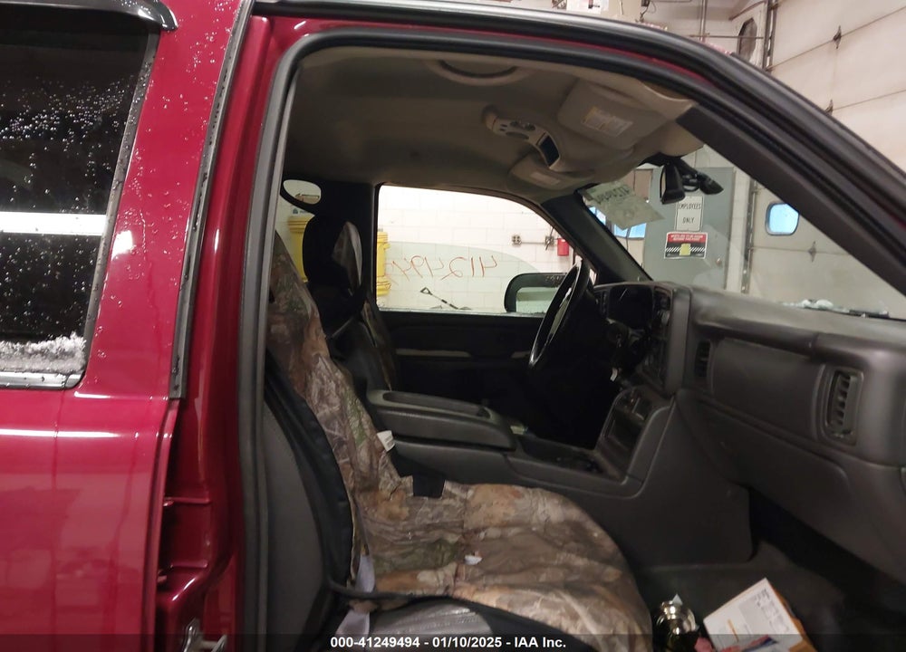2005 GMC SIERRA 2500HD SLT VIN: 1GTHK23U35F883569
