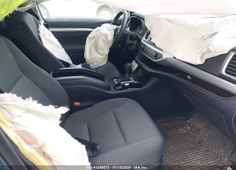 2019 TOYOTA HIGHLANDER LE VIN: 5TDBZRFH4KS738142