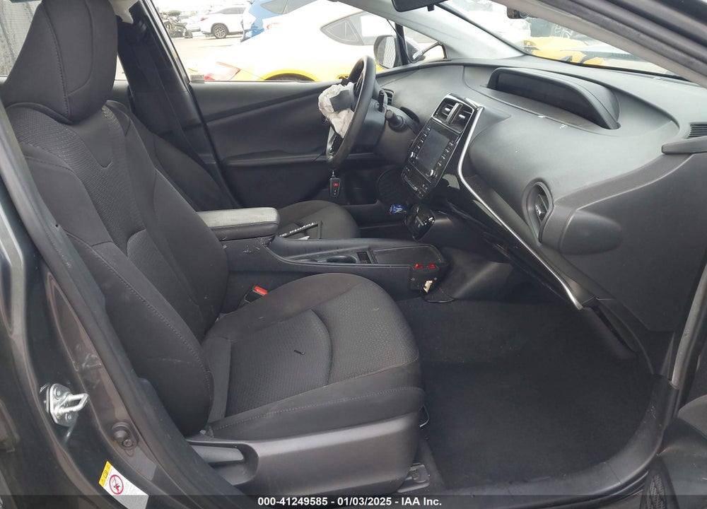 2022 TOYOTA PRIUS VIN: JTDKAMFUXN3172422