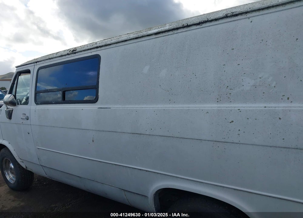1984 CHEVROLET G20 VIN: 1GCEG25F2E7124750