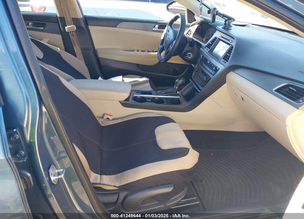 2017 HYUNDAI SONATA VIN: 5NPE24AF5HH526424