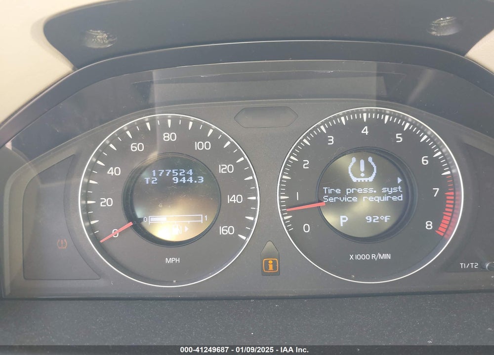 2009 VOLVO V70 3.2 VIN: YV1BW982391101066