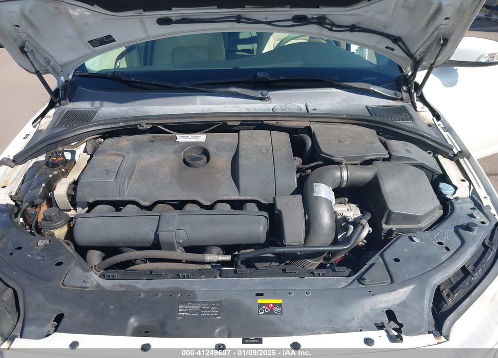 2009 VOLVO V70 3.2 VIN: YV1BW982391101066
