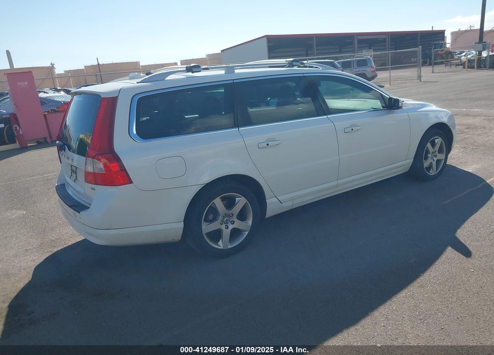 2009 VOLVO V70 3.2 VIN: YV1BW982391101066