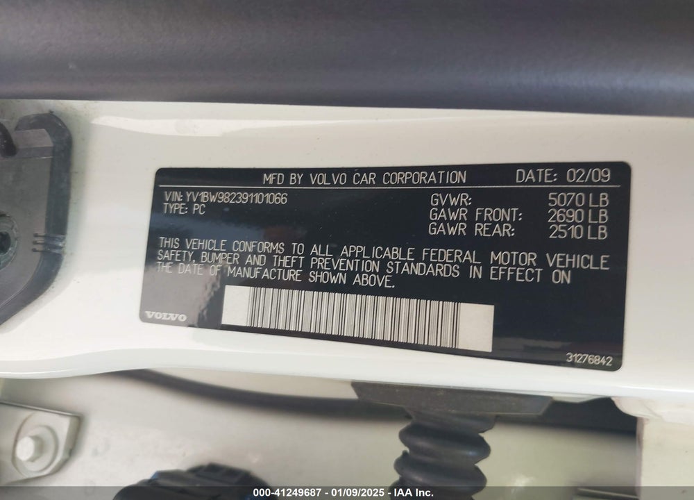 2009 VOLVO V70 3.2 VIN: YV1BW982391101066