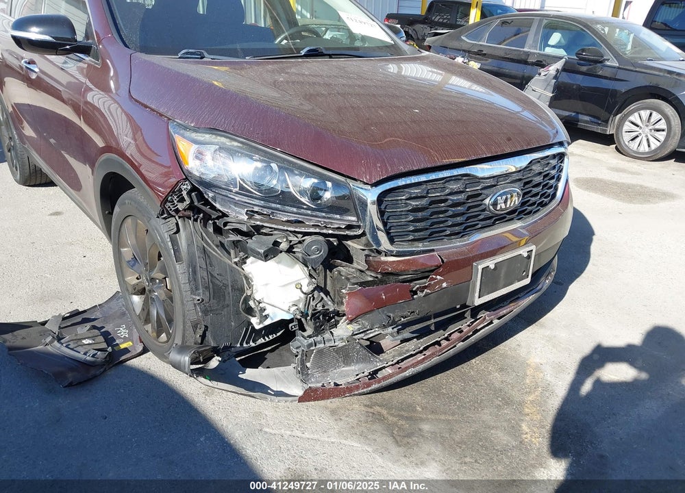 2019 KIA SORENTO VIN: 5XYPG4A53KG594088