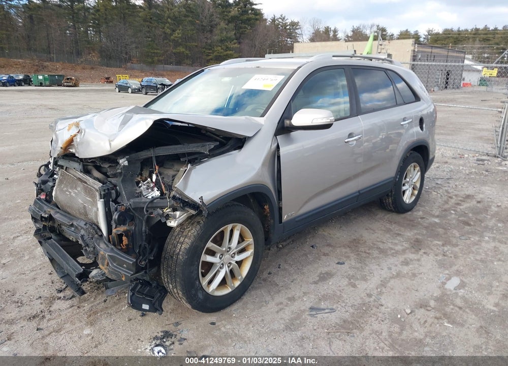 2014 KIA SORENTO LX VIN: 5XYKTCA67EG438472