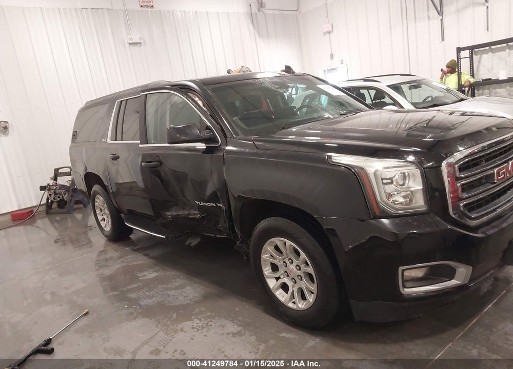 2016 GMC YUKON XL SLE VIN: 1GKS2FKC5GR173343