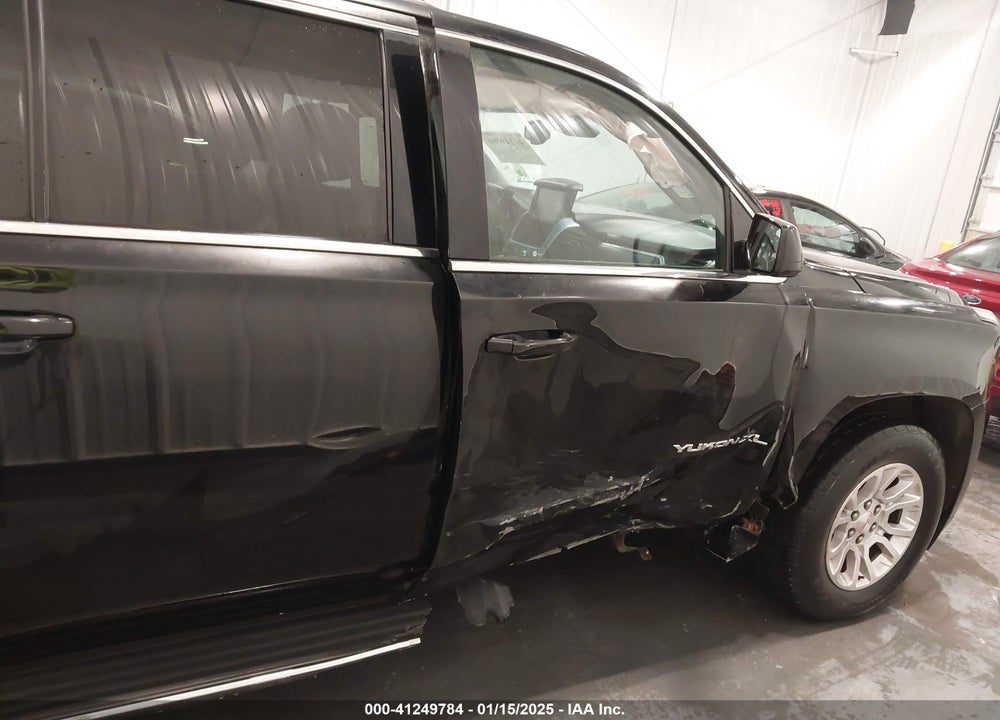2016 GMC YUKON XL SLE VIN: 1GKS2FKC5GR173343