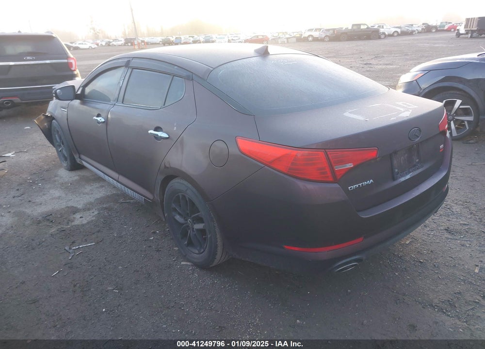2011 KIA OPTIMA LX VIN: KNAGM4A77B5080082