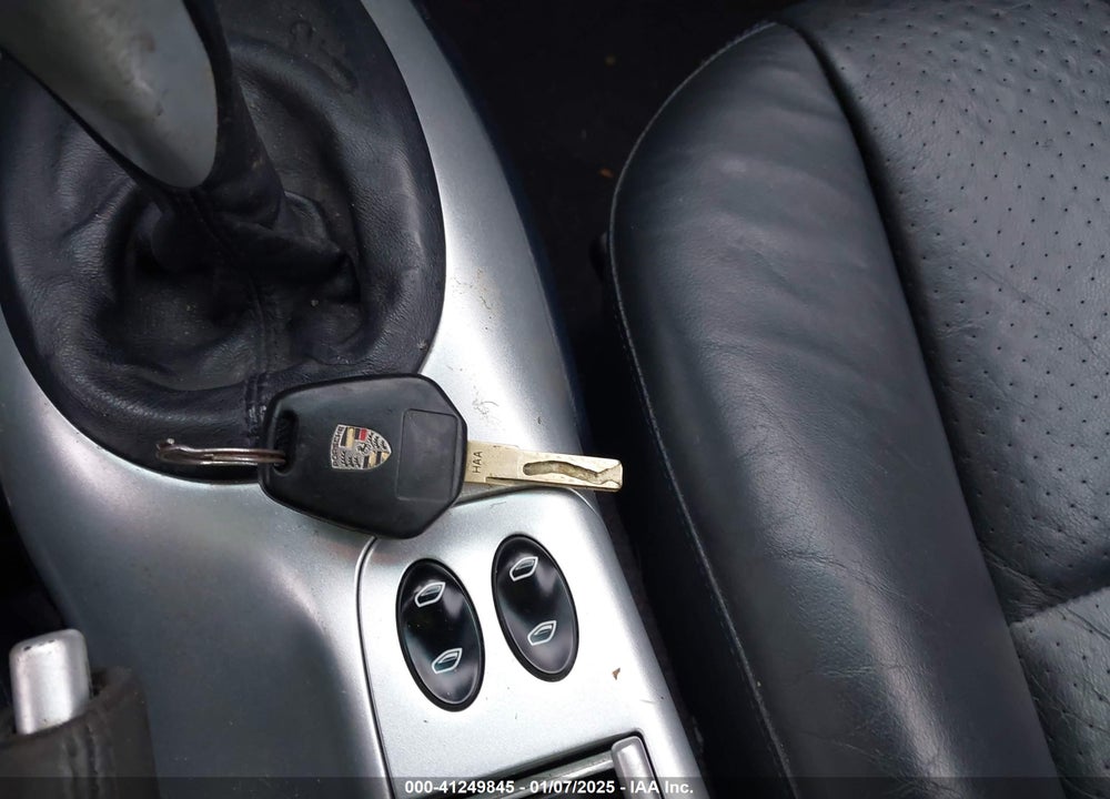 2003 PORSCHE BOXSTER VIN: WP0CA29893U623189
