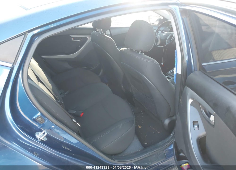 2016 HYUNDAI ELANTRA VIN: 5NPDH4AE0GH669166