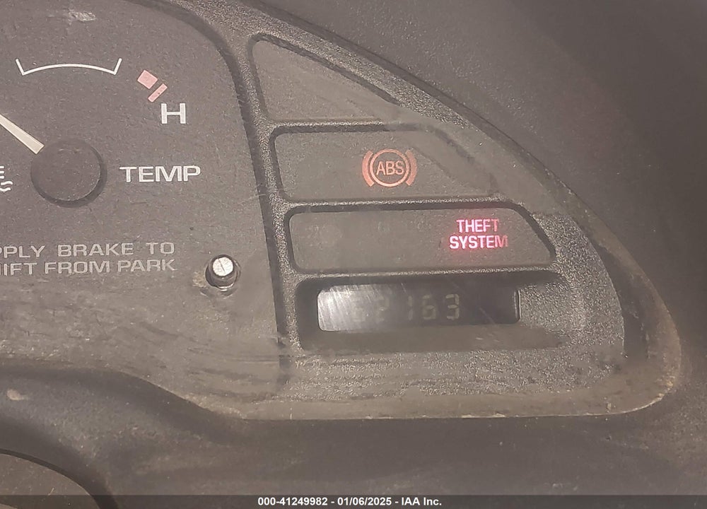 1998 CHEVROLET CAVALIER VIN: 3G1JC5248WS870873