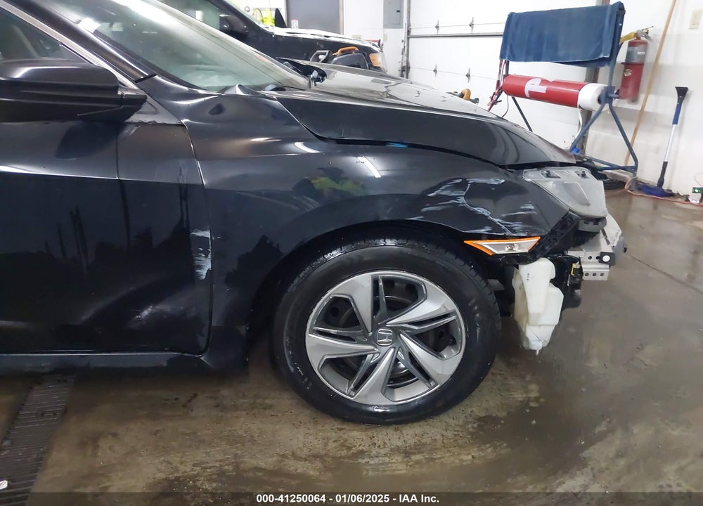 2019 HONDA CIVIC LX VIN: 2HGFC2F6XKH565753