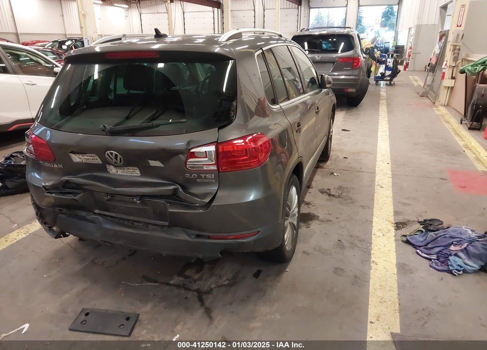 2012 VOLKSWAGEN TIGUAN VIN: WVGBV7AX7CW103623