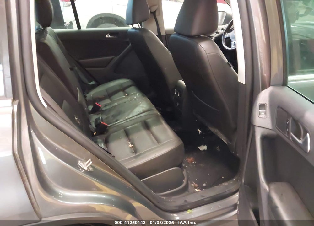 2012 VOLKSWAGEN TIGUAN VIN: WVGBV7AX7CW103623