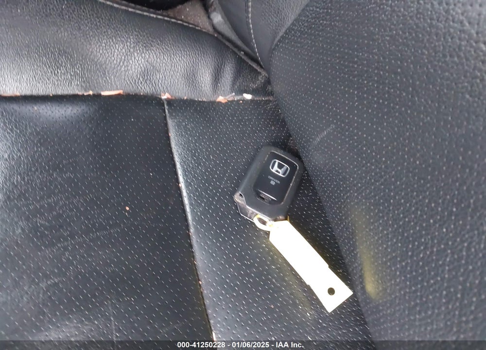 2015 HONDA ACCORD VIN: 1HGCR2F8XFA143196