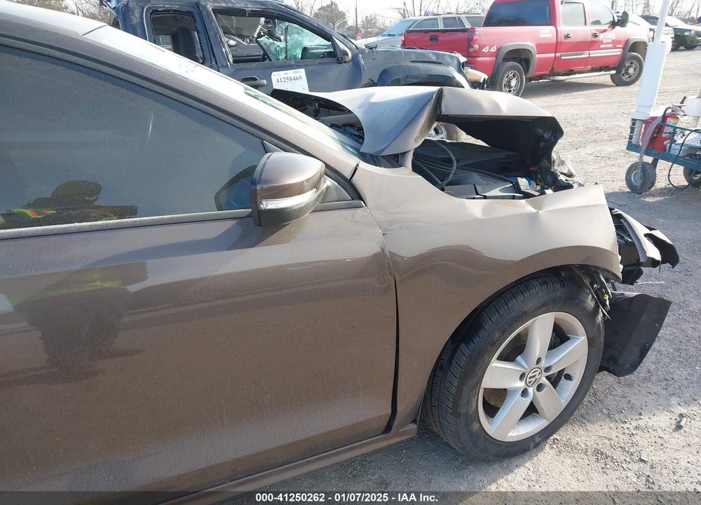 2012 VOLKSWAGEN JETTA 2.0L TDI VIN: 3VWLL7AJ7CM384944