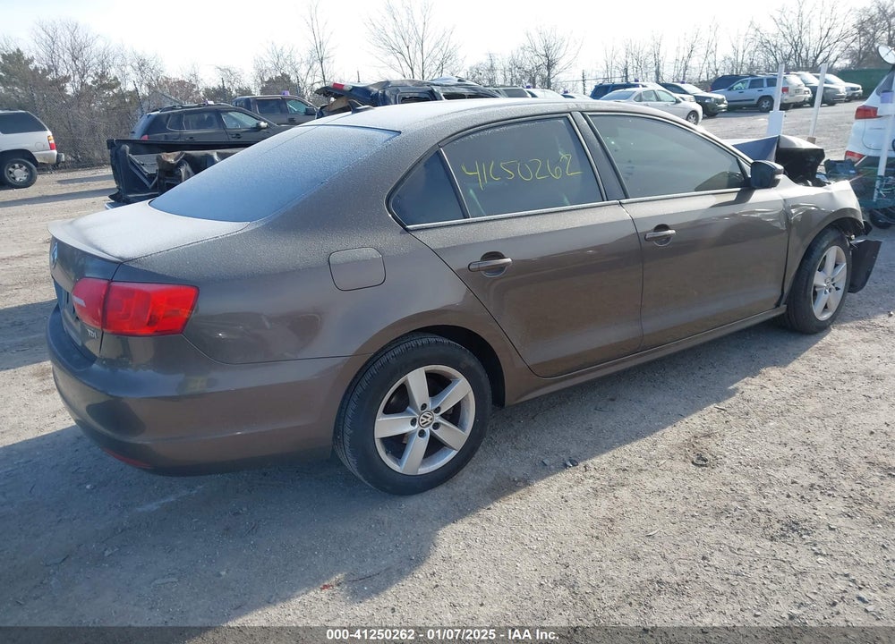 2012 VOLKSWAGEN JETTA 2.0L TDI VIN: 3VWLL7AJ7CM384944