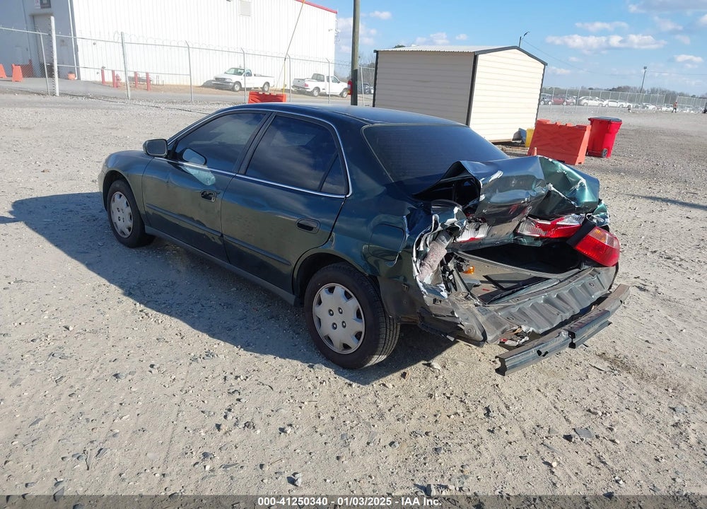 2000 HONDA ACCORD 2.3 LX VIN: JHMCG5646YC017071