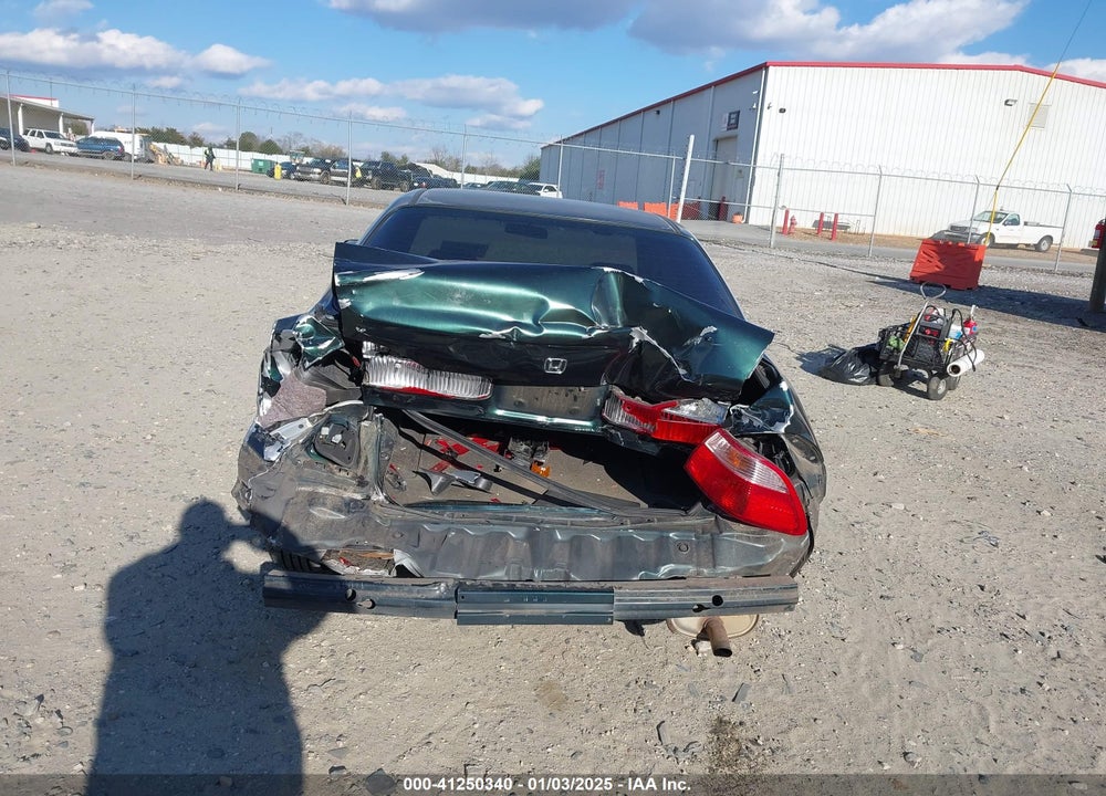 2000 HONDA ACCORD 2.3 LX VIN: JHMCG5646YC017071